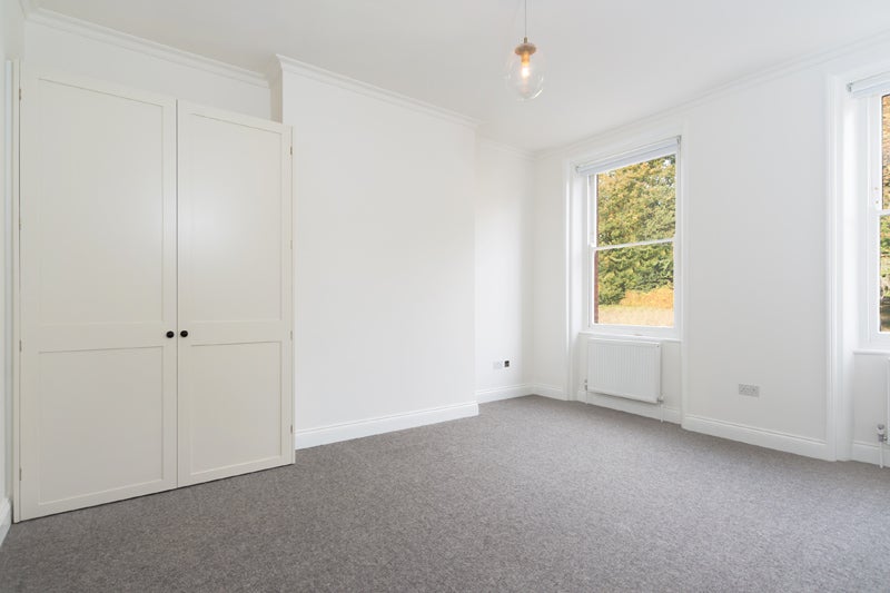 Flat Willow Road in Greater London