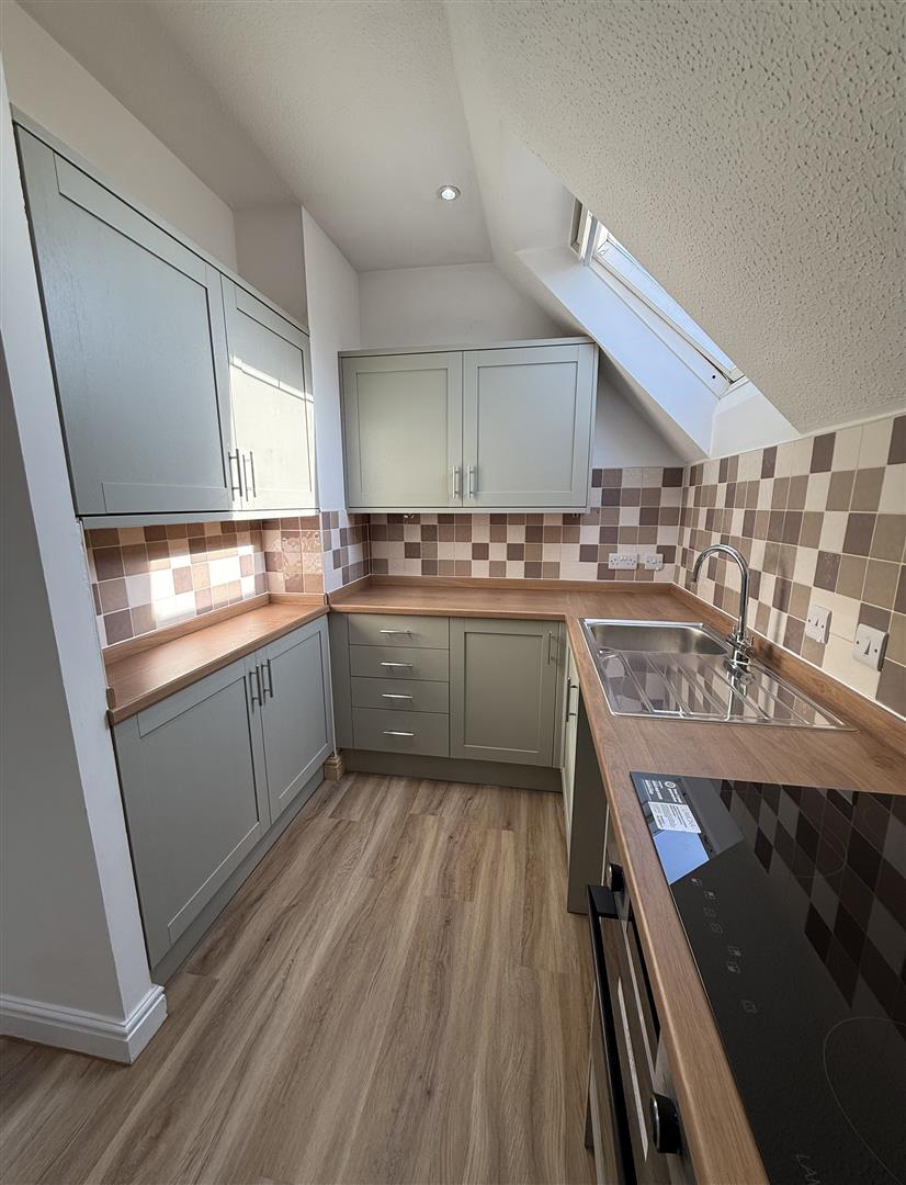 Flat Beechfield Road in Corsham