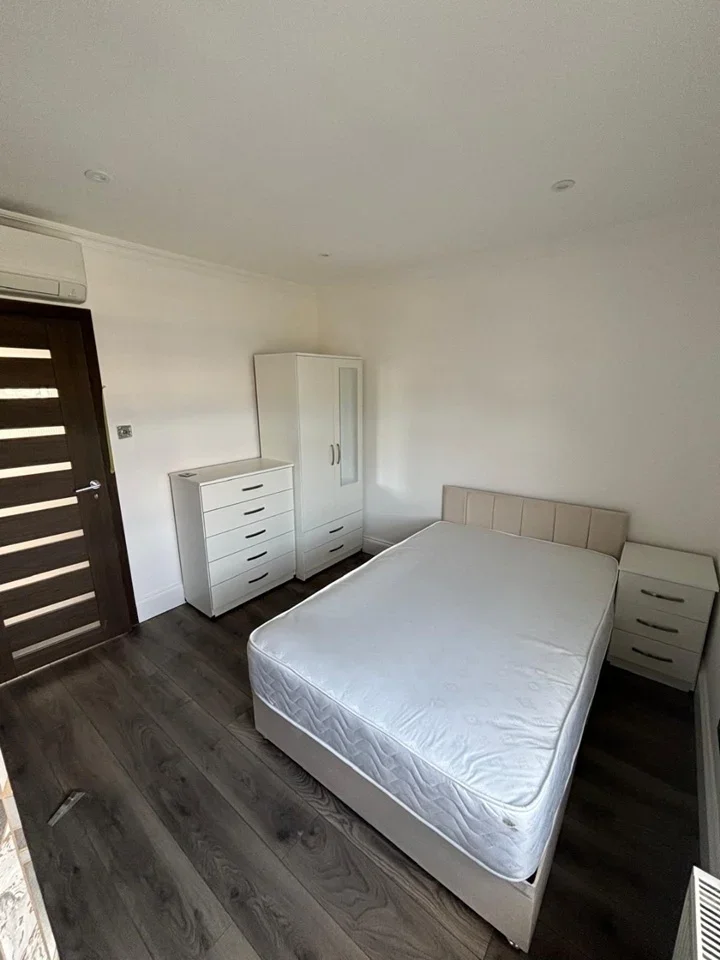 Room Lambert's Place in Greater London