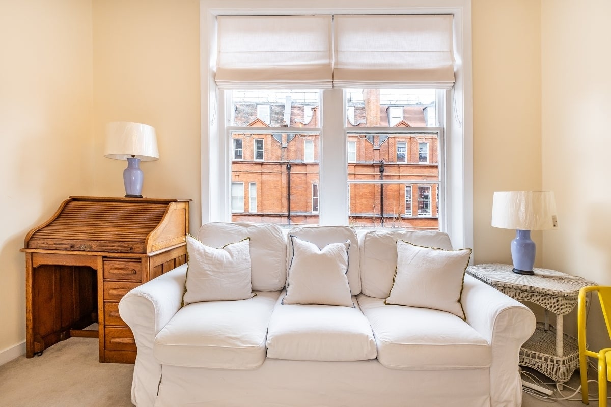 Flat Egerton Gardens in Greater London