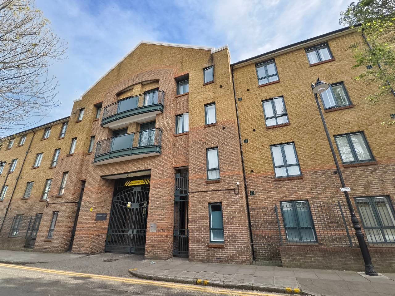 Flat Durward Street in Greater London