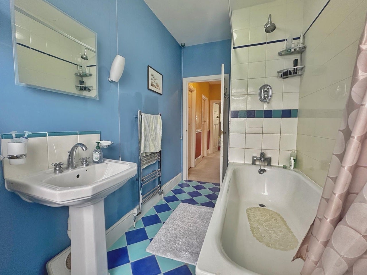 Room Briarwood Road in Greater London