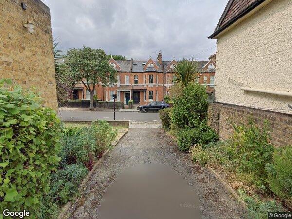 Room Briarwood Road in Greater London