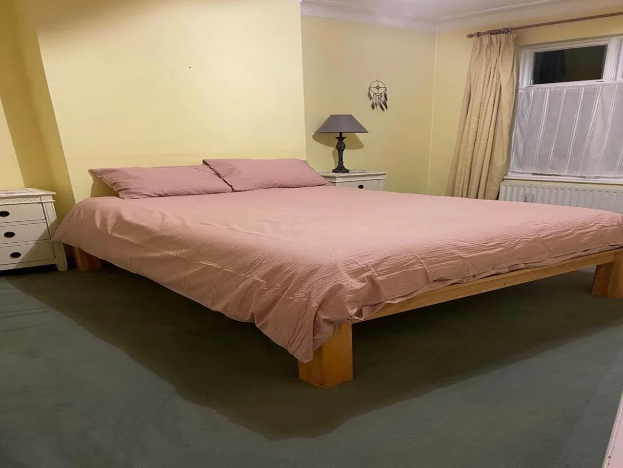 Room Briarwood Road in Greater London