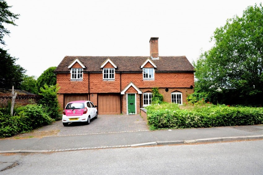 House Lakehurst Road in Epsom and Ewell
