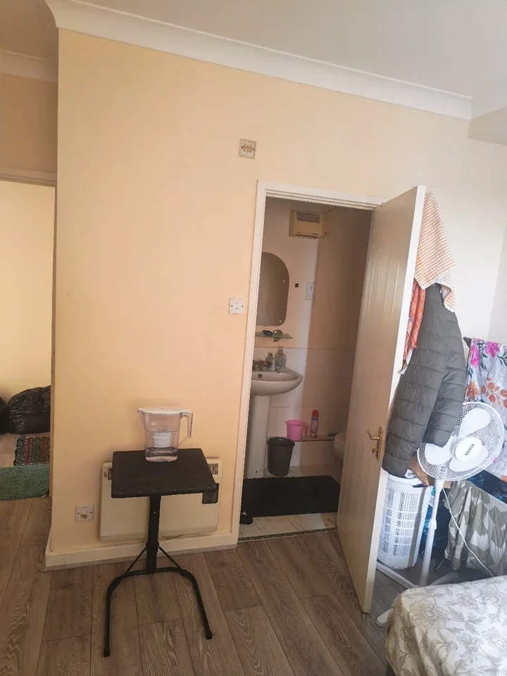 Room High Street in Greater London