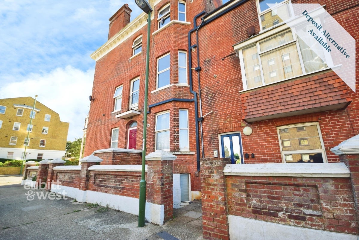 Flat Claremont Road in Deal
