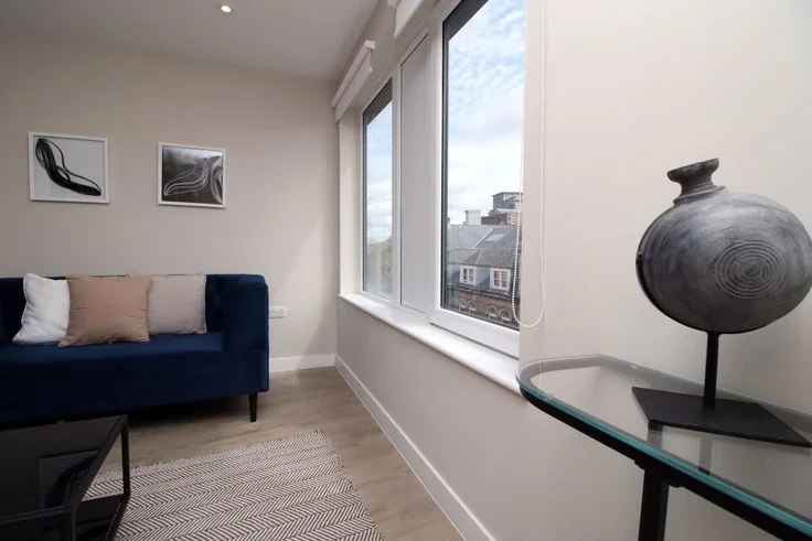Flat Mount Stuart Square in Cardiff