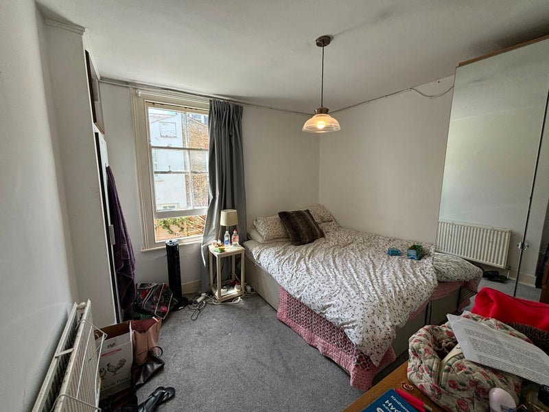 Room Sherbrooke Road in Greater London
