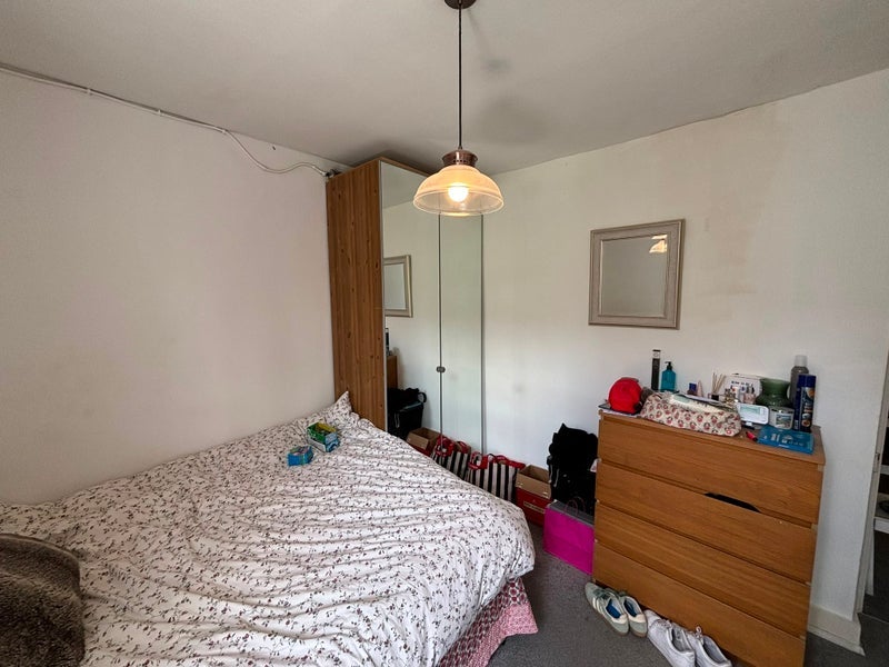 Room Sherbrooke Road in Greater London