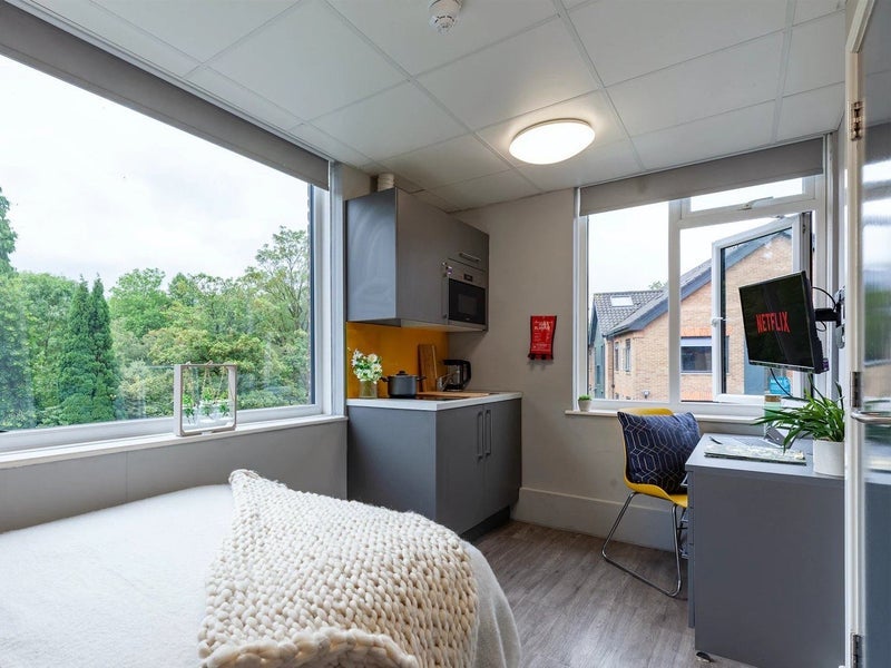 Flat Cromwell Range in Manchester