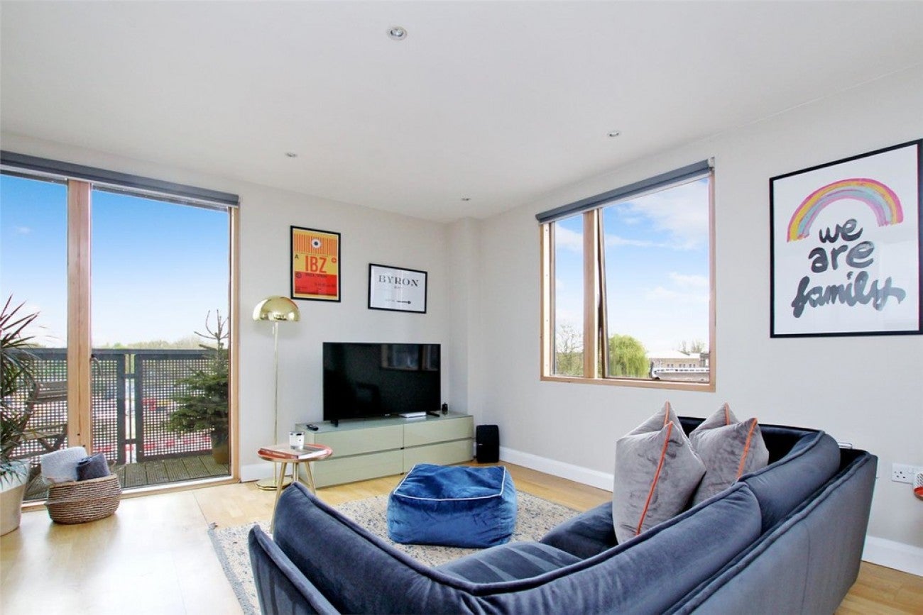 Flat Three Mill Lane in Greater London
