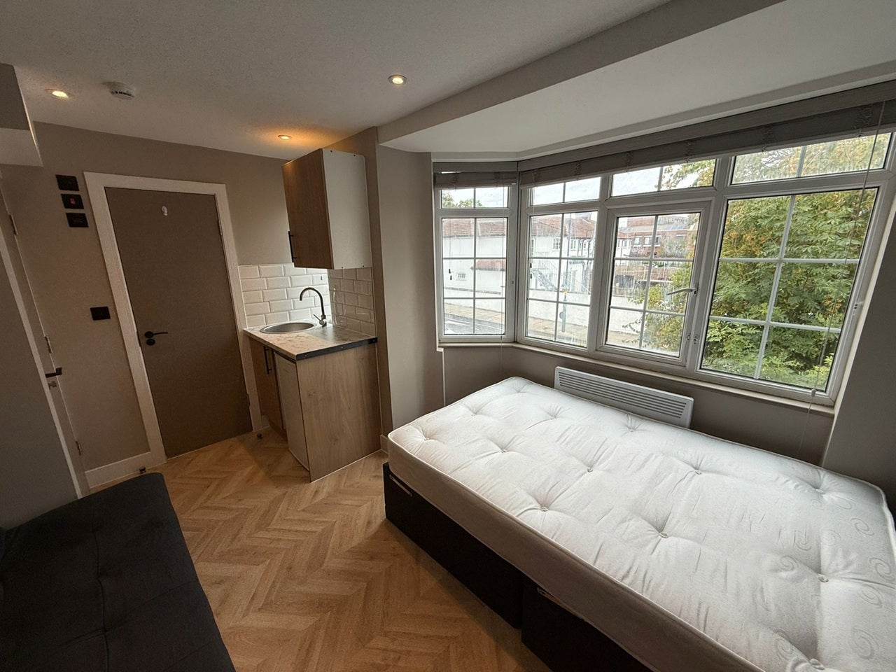 Flat Whitefriars Avenue in Greater London