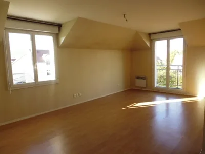 Appartement Place Antoine de Saint-Exupéry à Le Plessis-Pâté