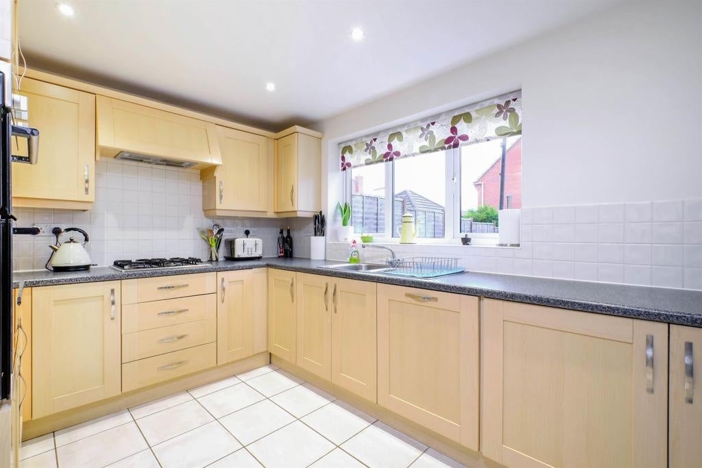 House Centurion Way in Wootton