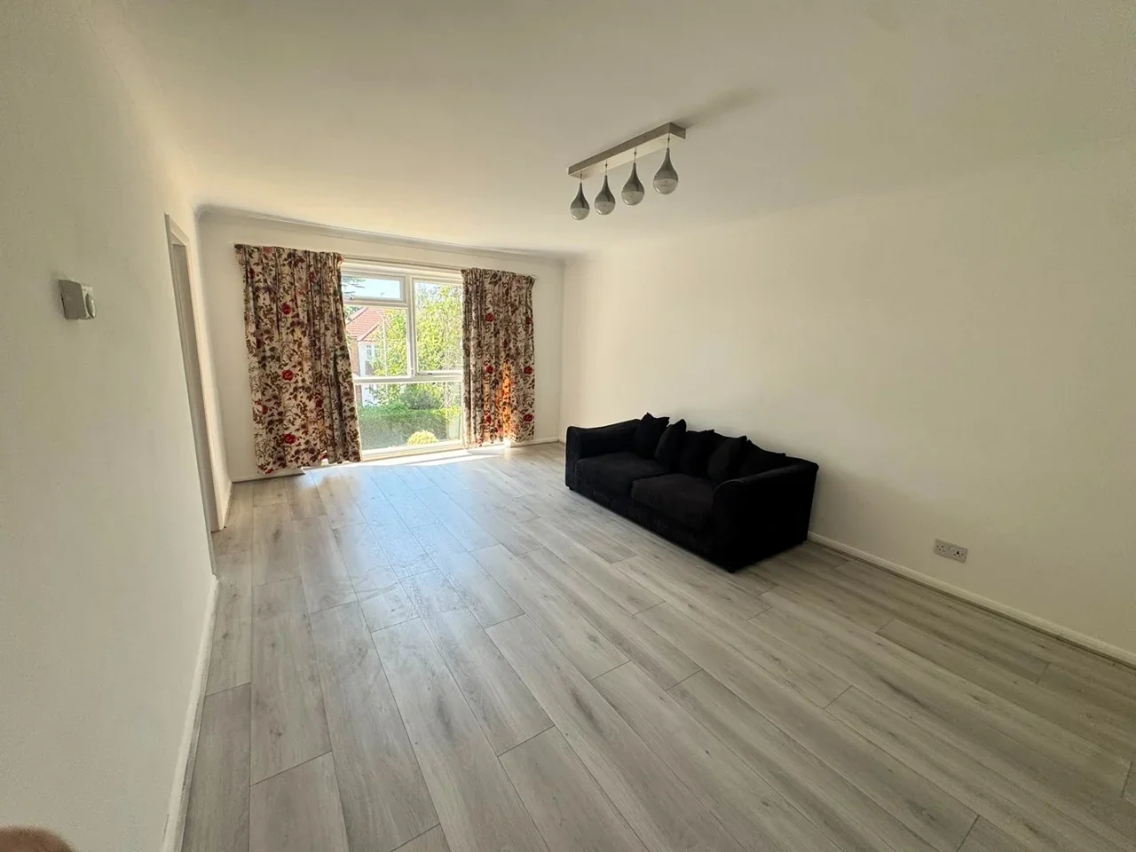 Flat Fairfield Road in Greater London
