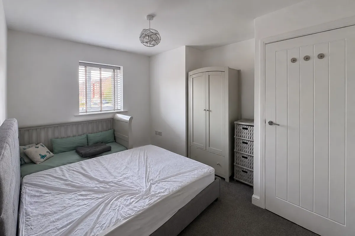 Flat Elizabeth Court in Wakefield