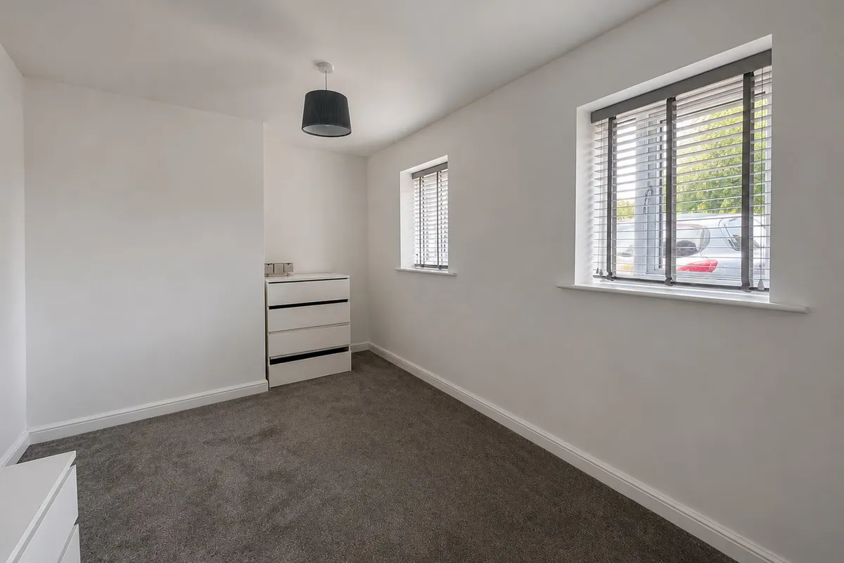 Flat Elizabeth Court in Wakefield