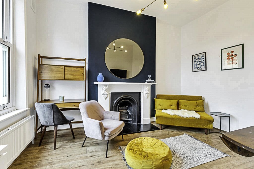 Flat Sulgrave Road in Greater London