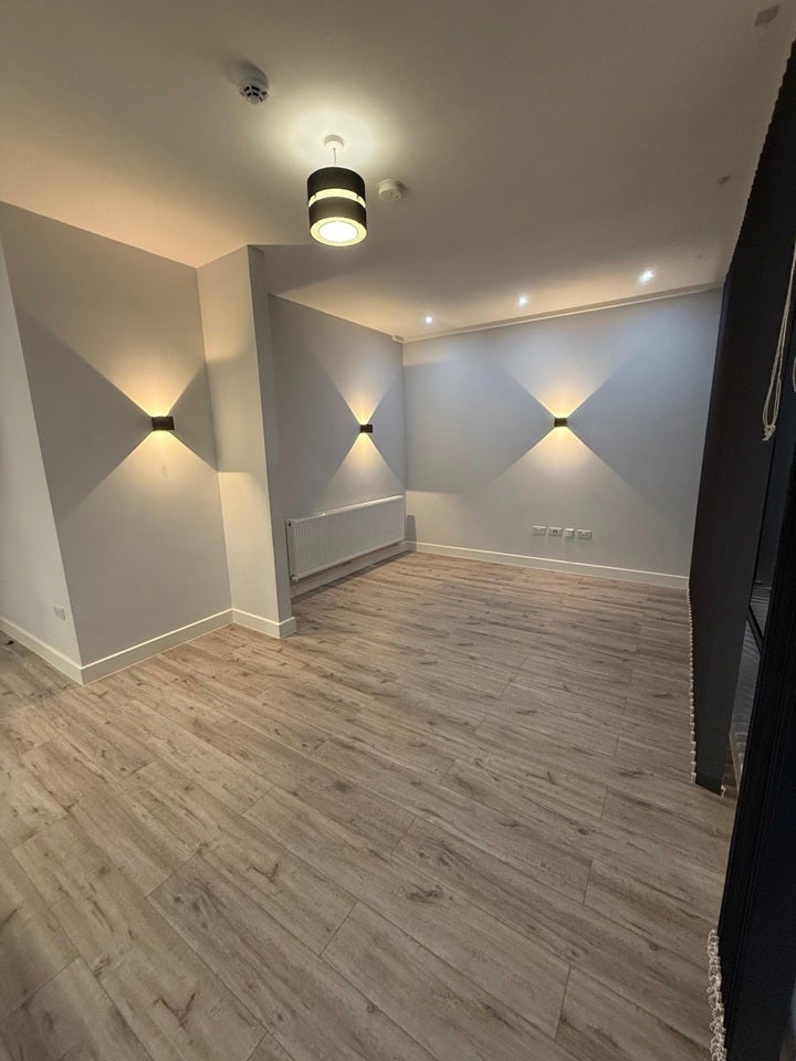 Flat Lancaster Road in Greater London