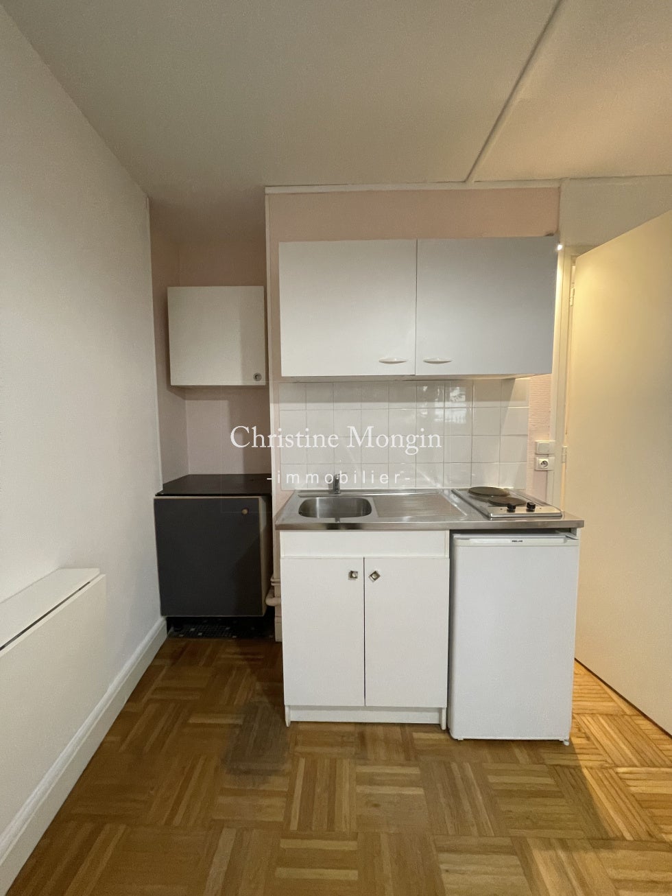 Flat Rue Ybry in Neuilly-sur-Seine