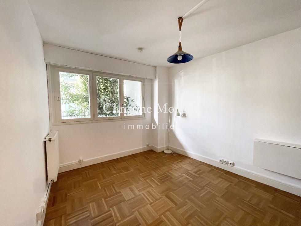 Flat Rue Ybry in Neuilly-sur-Seine