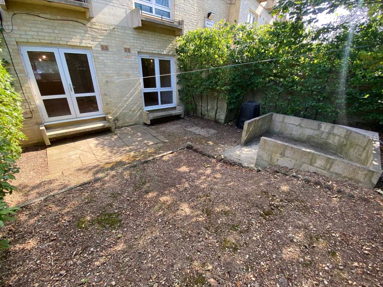 Flat Hilldrop Crescent in Greater London