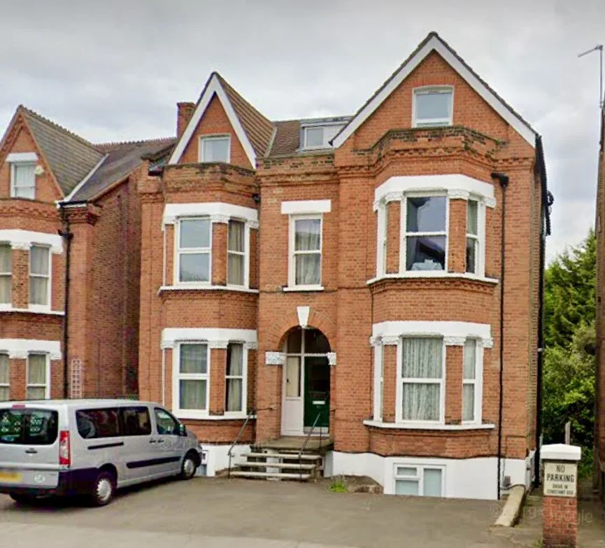 Flat Worple Road in Greater London