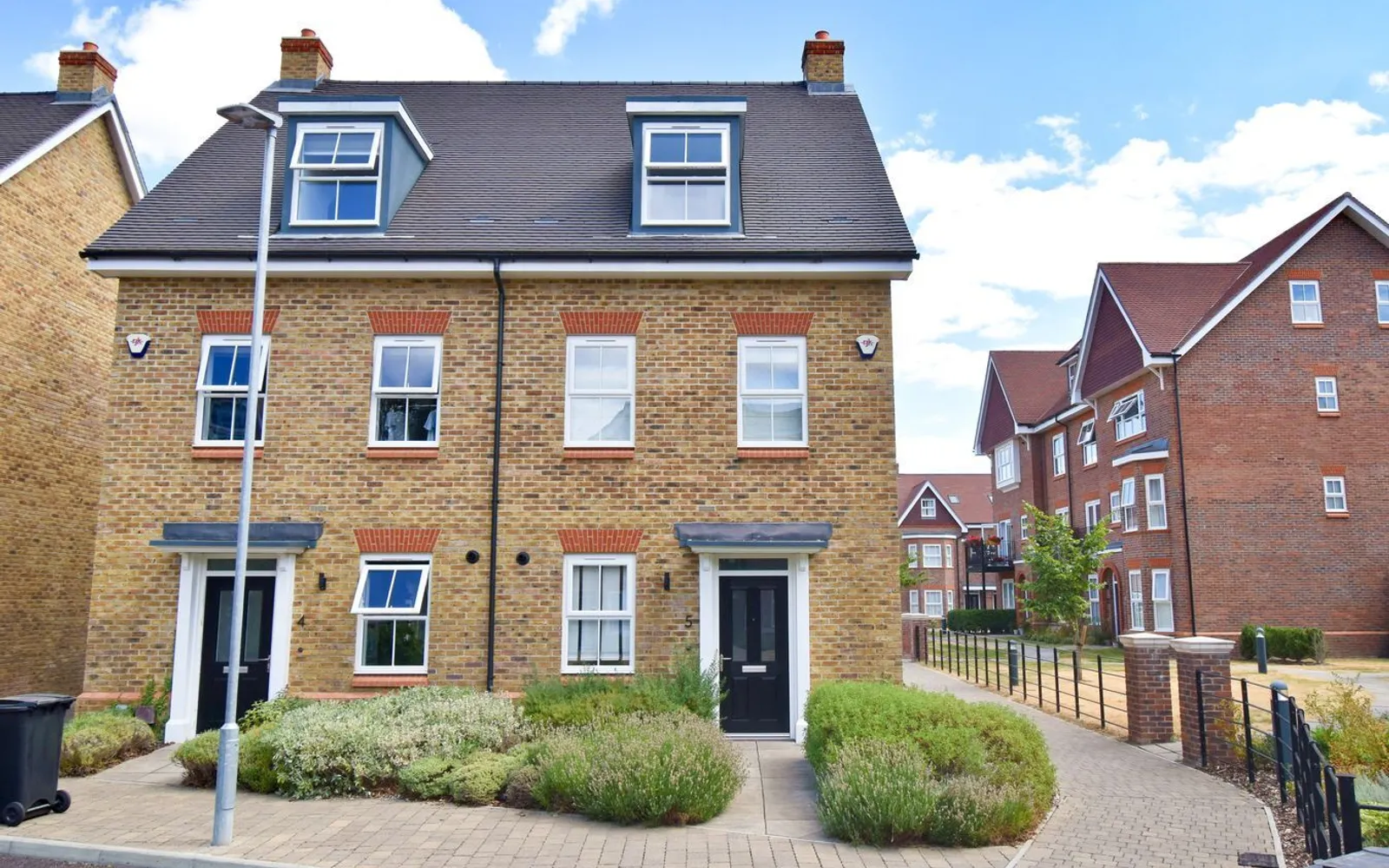 House Albright Gardens in Elmbridge