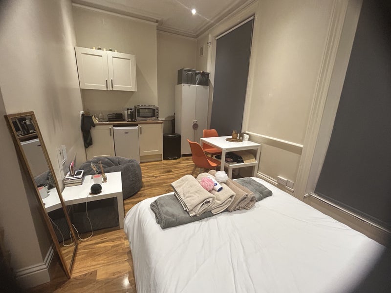 Room Goldney Road in City of Westminster