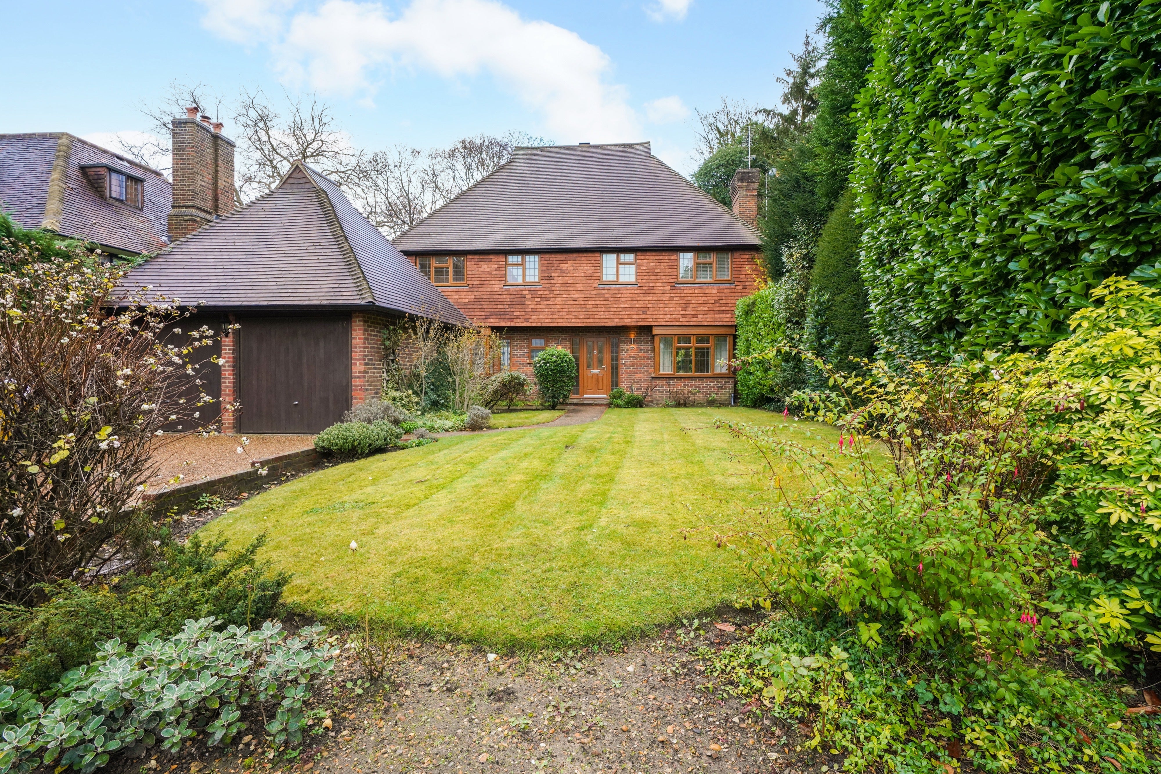 House Clive Road in Elmbridge