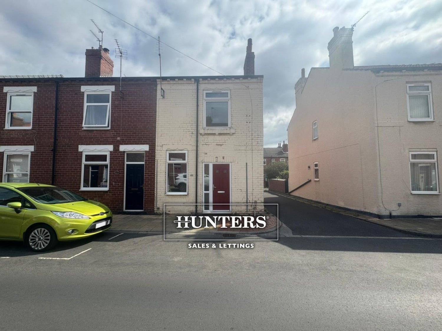 House Smawthorne Grove in Wakefield