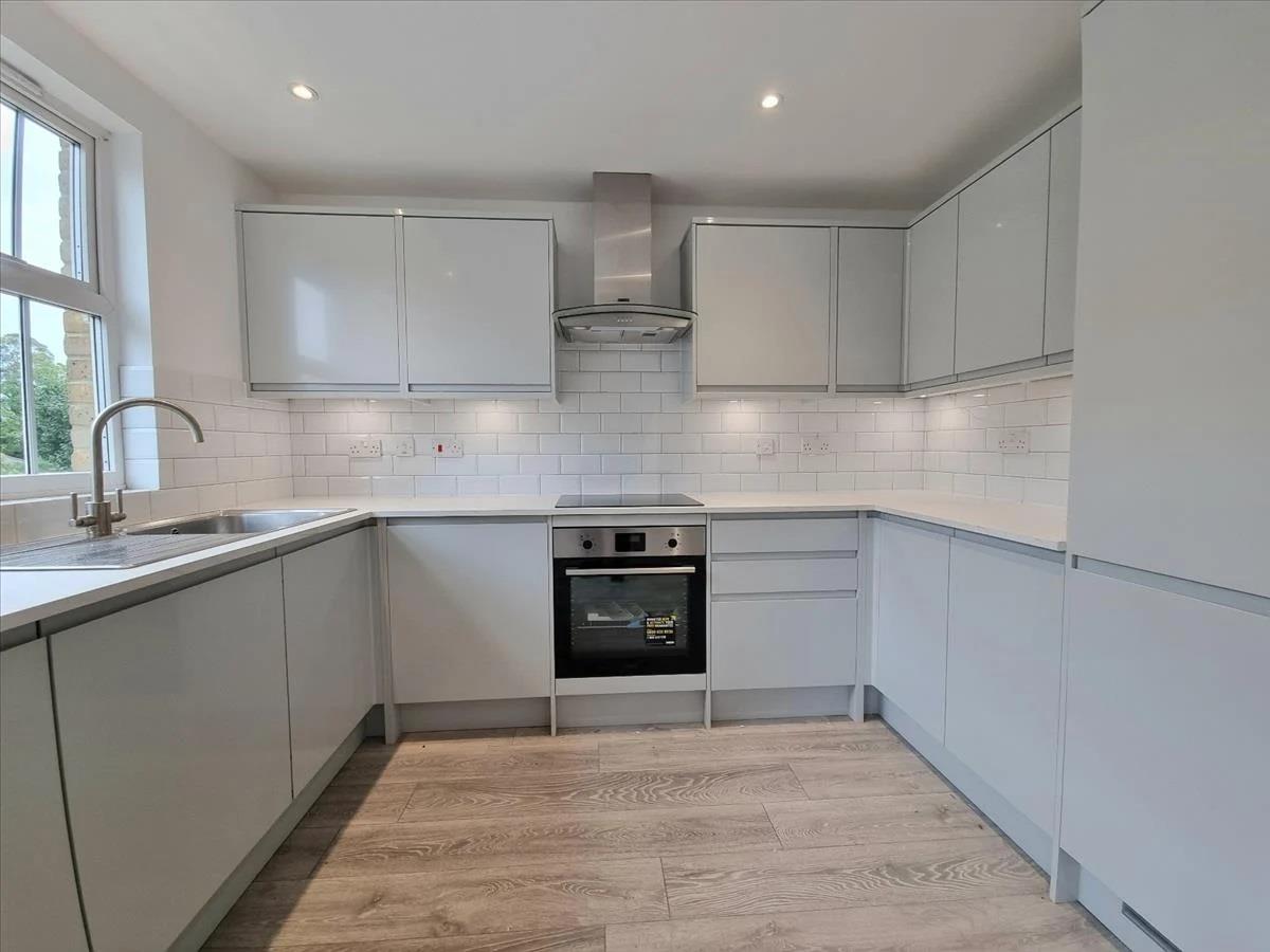 Flat Honnor Gardens in London