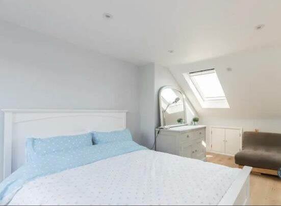 House Claxton Grove in Greater London