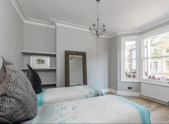 House Claxton Grove in Greater London