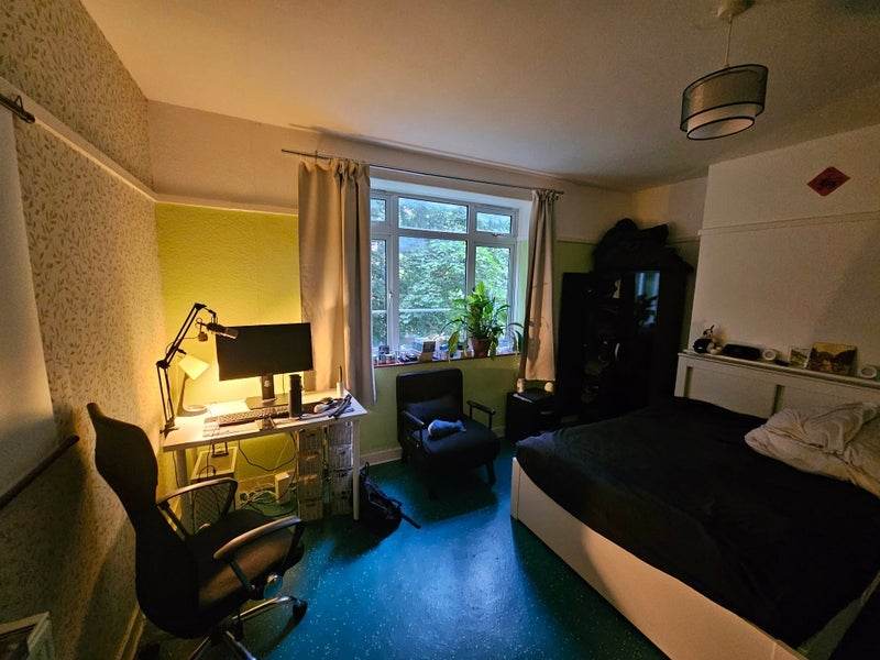 Flat Tulse Hill in Greater London