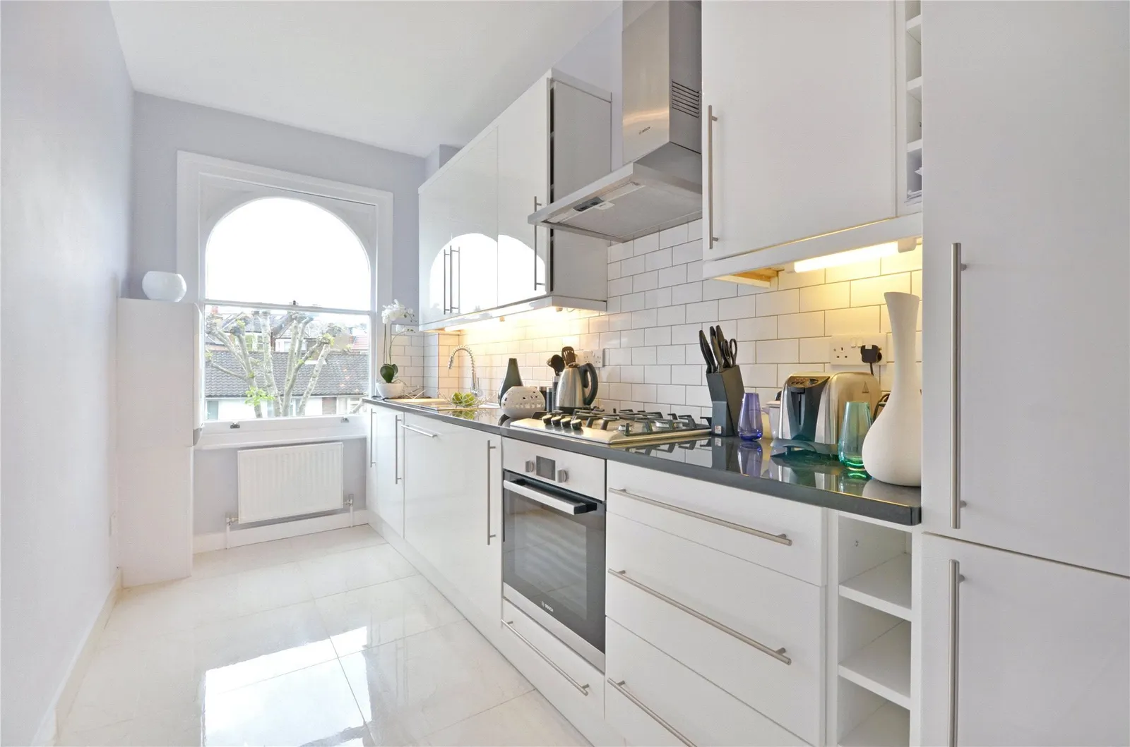 Flat Westbere Road in Greater London