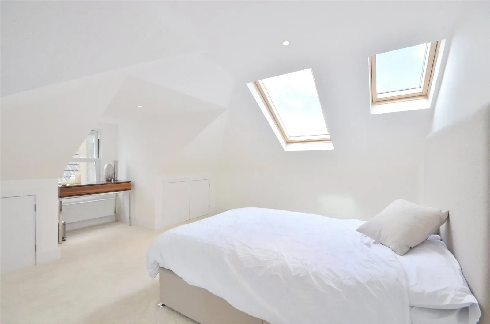 Flat Westbere Road in Greater London