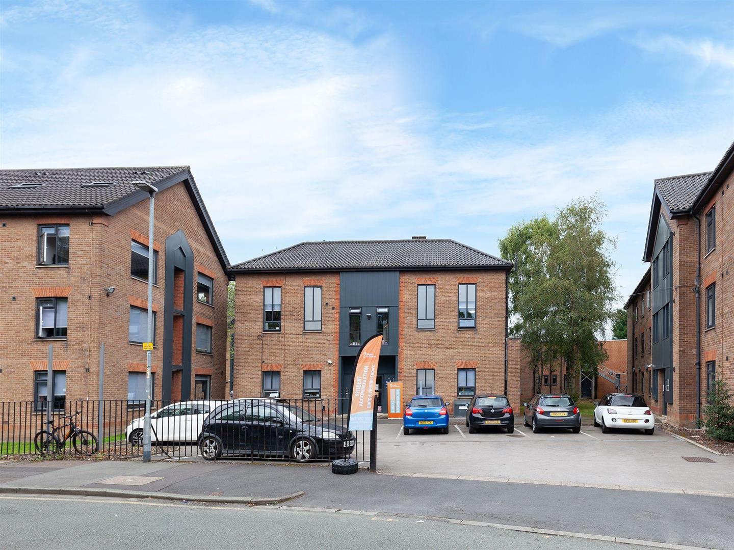 Flat Wilmslow Road in Manchester