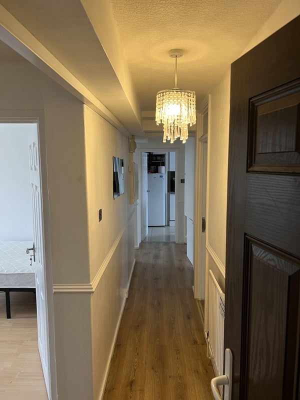 Room Bliss Crescent in Greater London