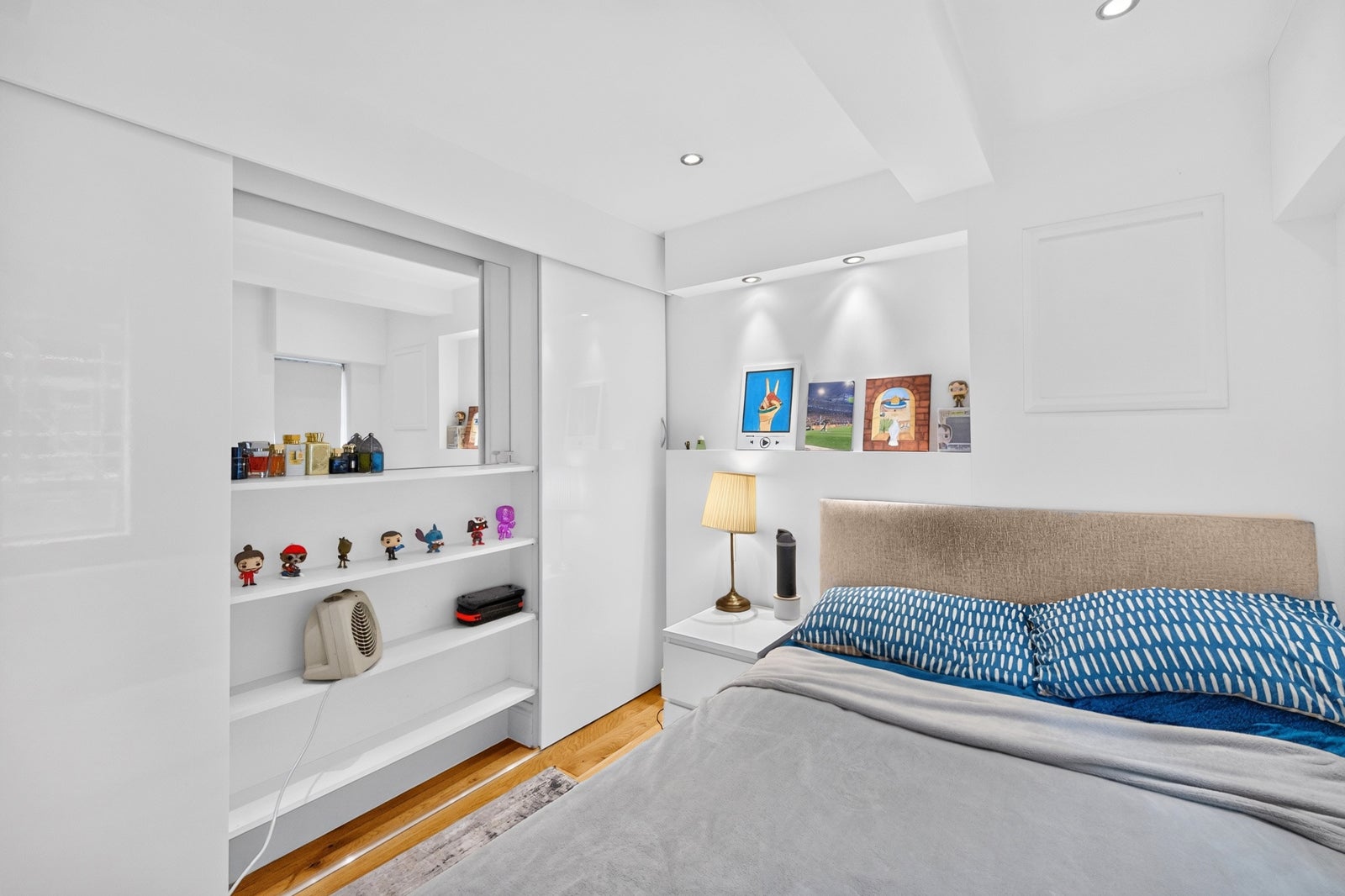 Flat Lucan Place in Greater London