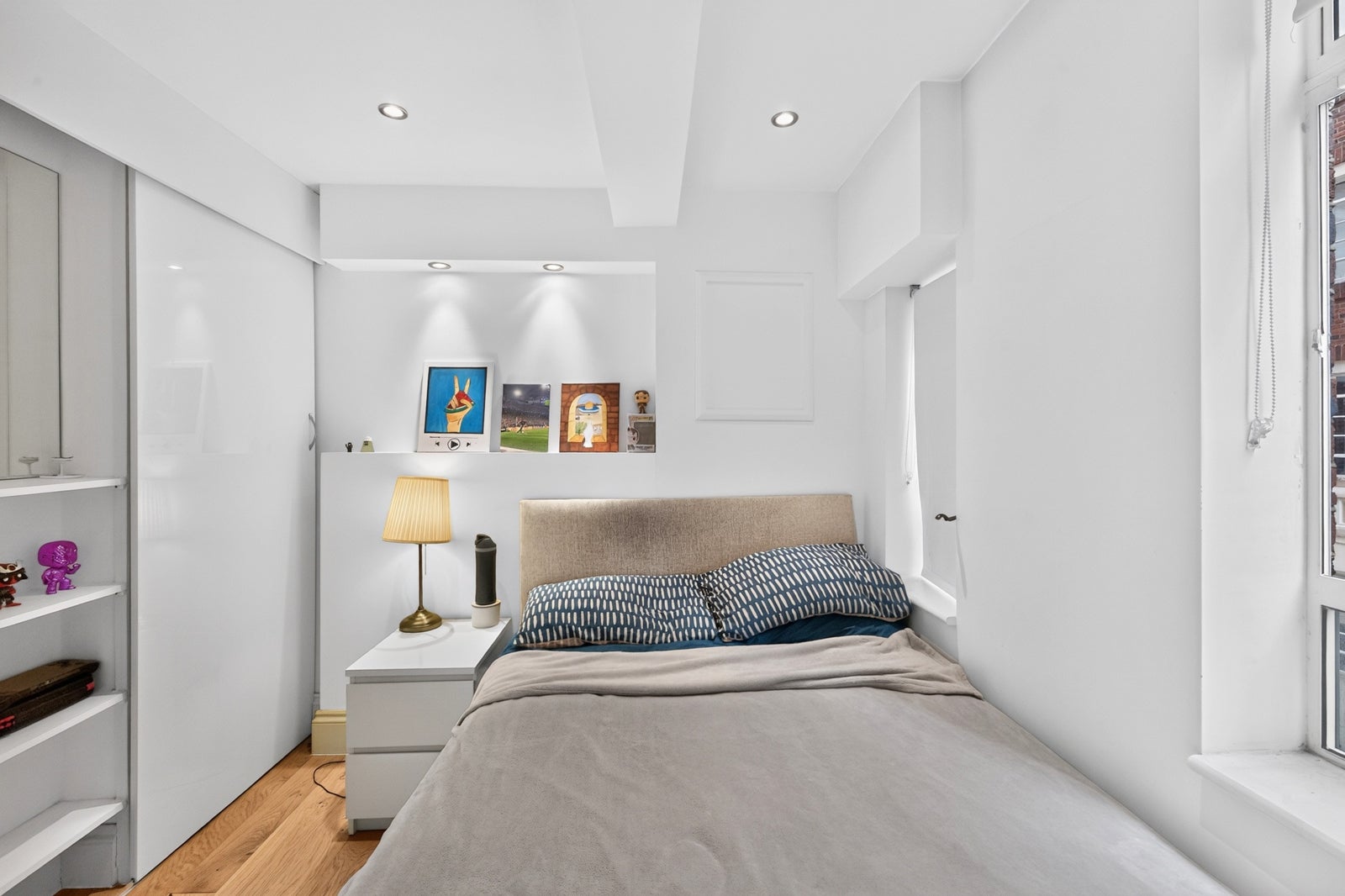 Flat Lucan Place in Greater London