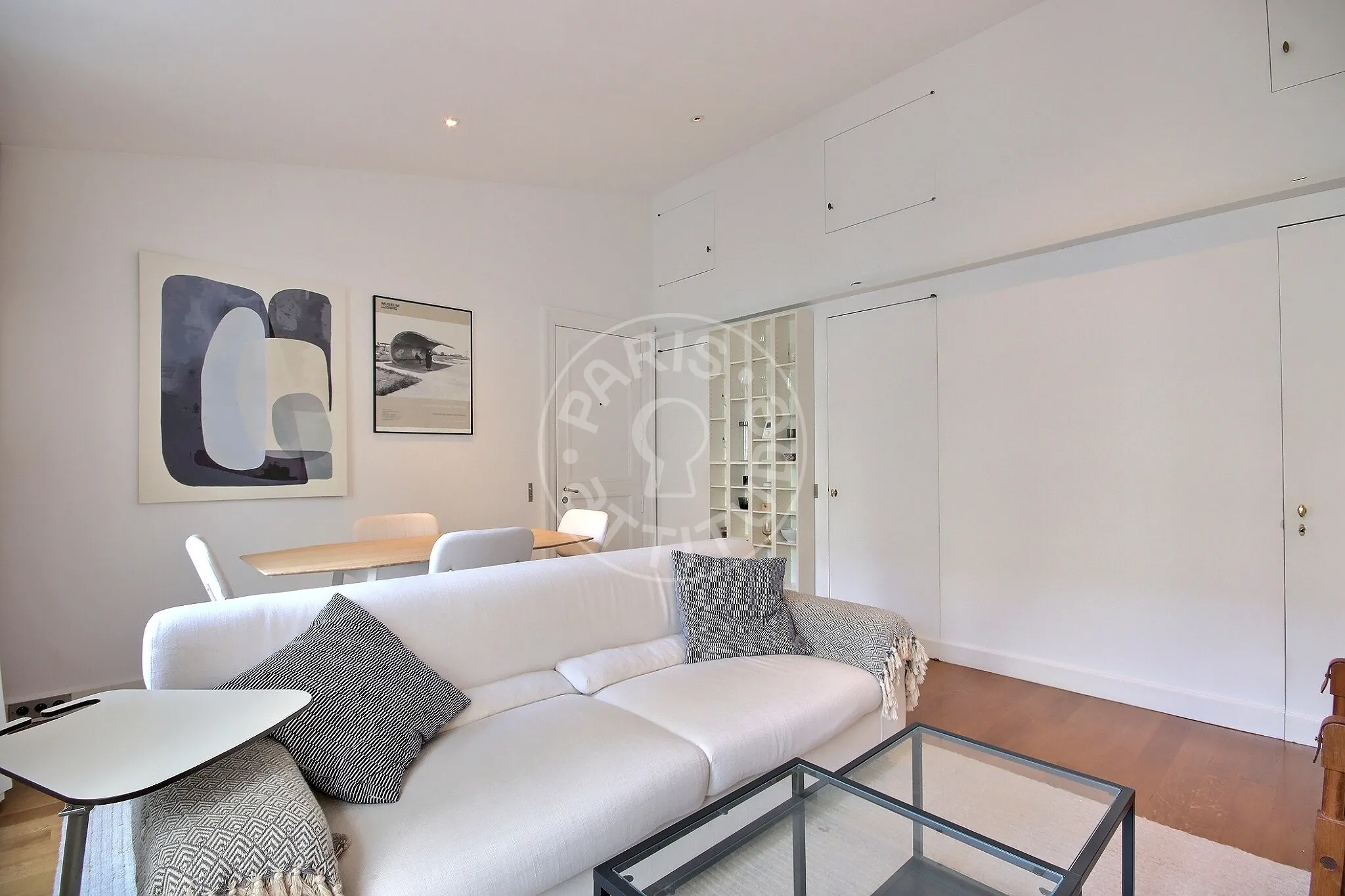 Flat Rue des Petites-Écuries in Paris