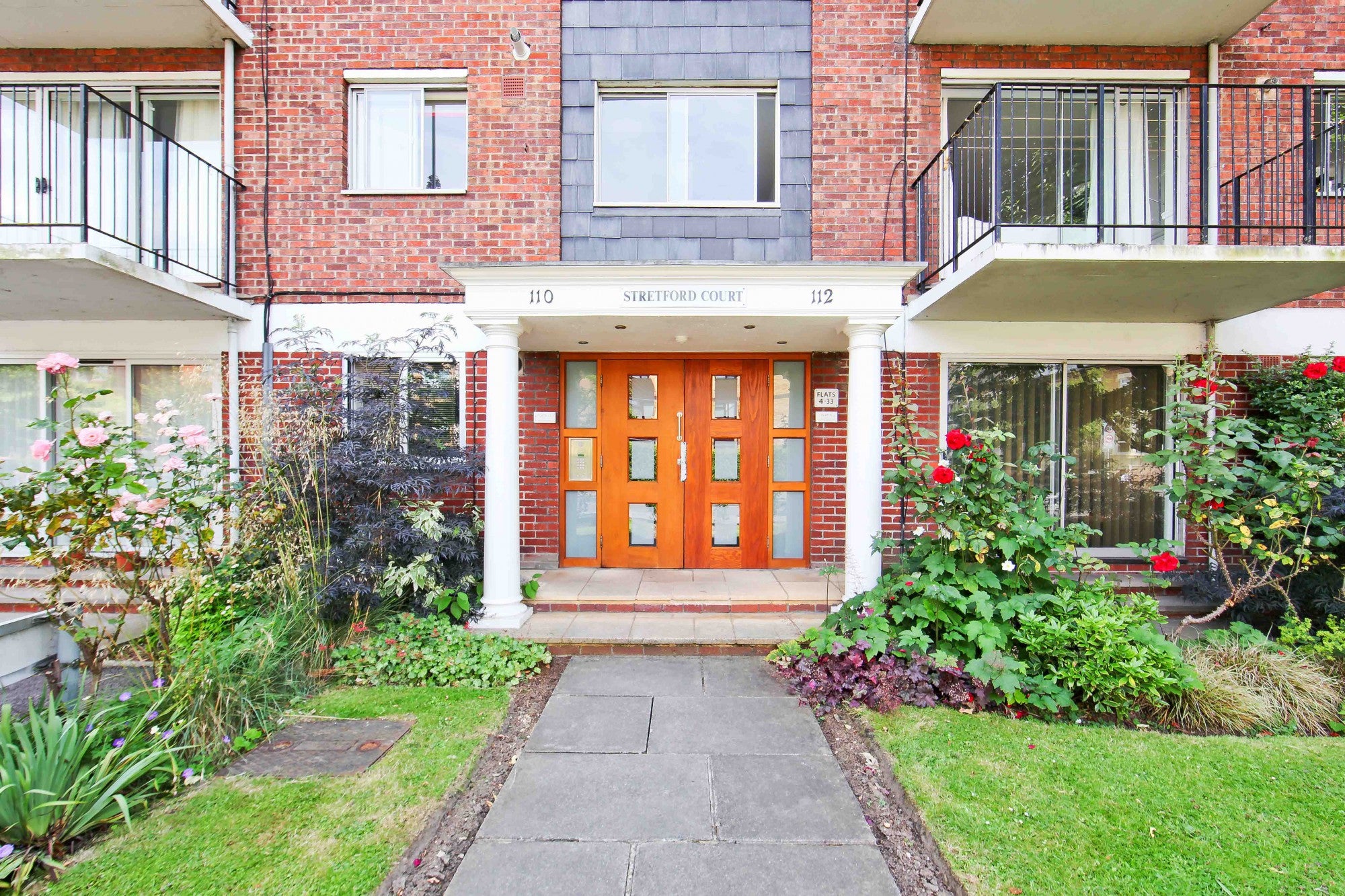 Flat Worple Road in Greater London