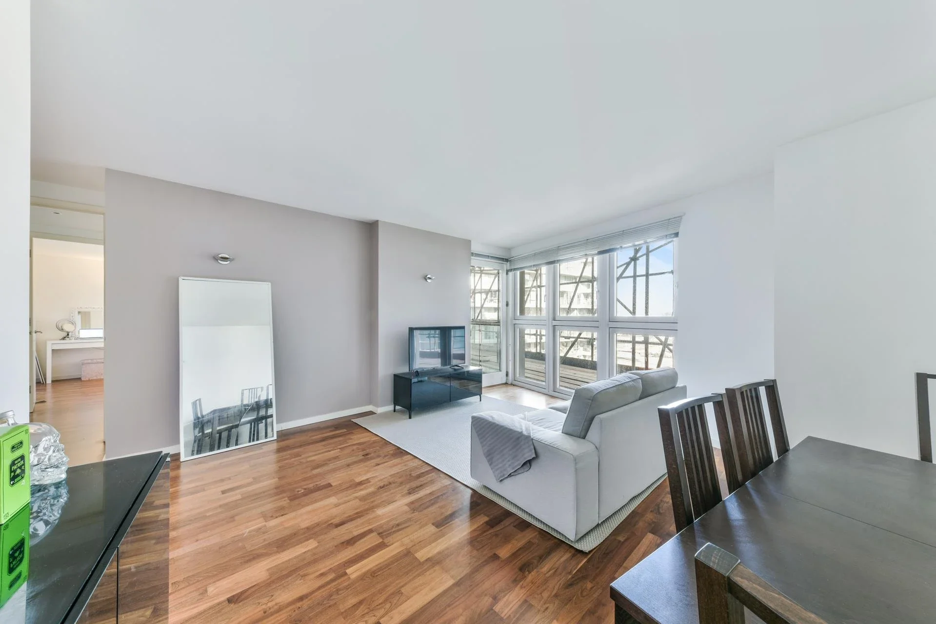 Flat Westferry Circus in Greater London