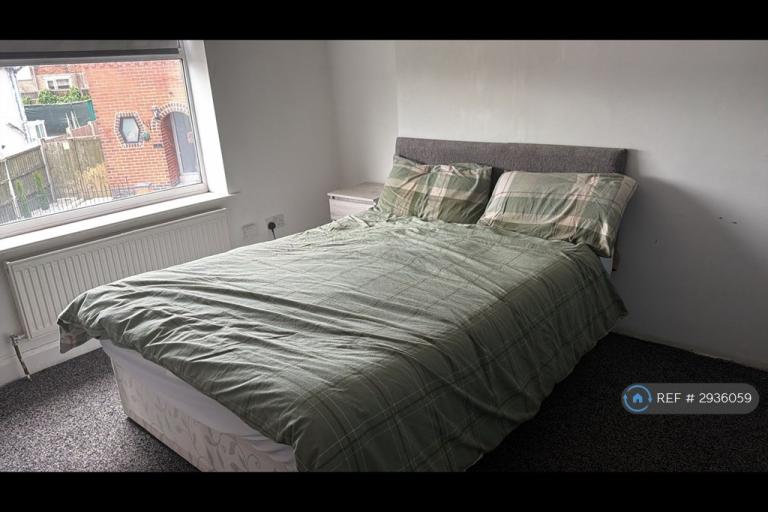 Room Warwick Avenue in Stoke-on-Trent