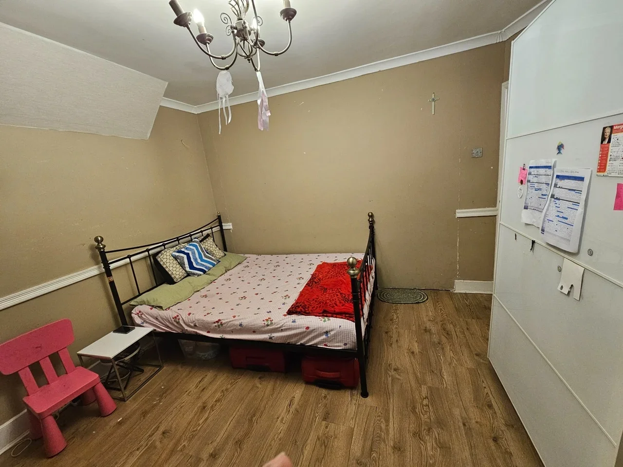 Room Western Avenue in Greater London