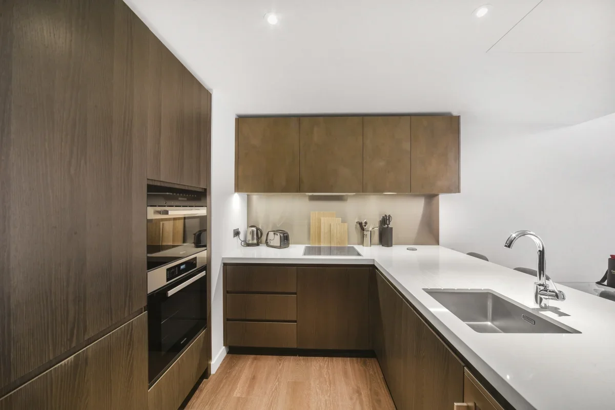 Flat Carnation Way in Greater London