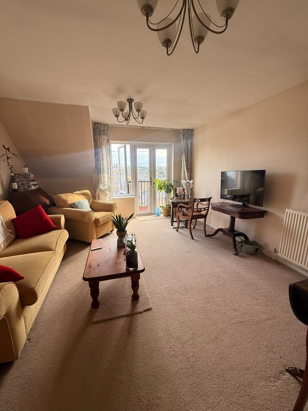 Flat Rembrandt Close in Greater London