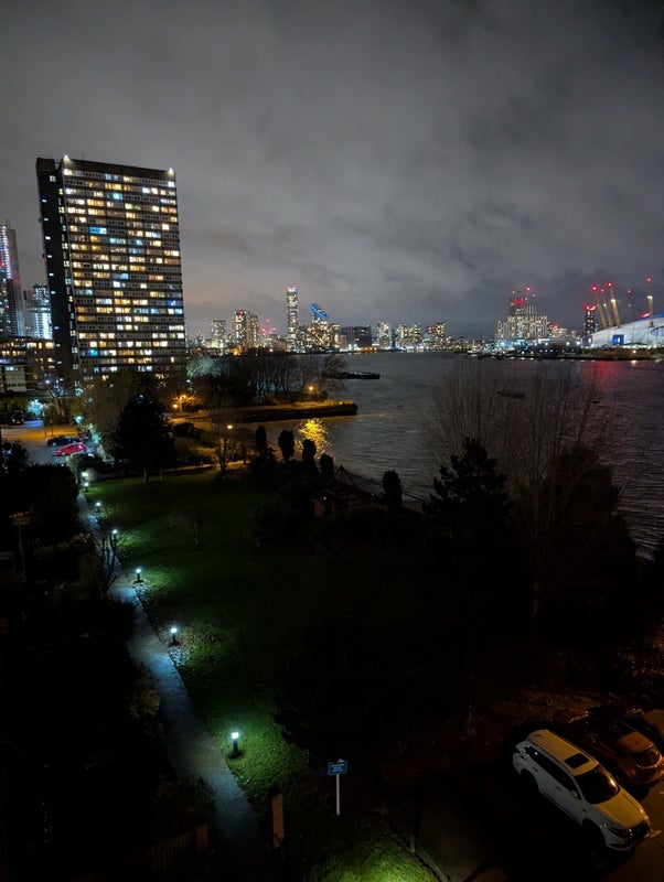 Flat Rembrandt Close in Greater London